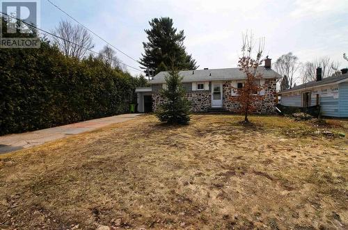 39 Lawson AVE  Sault Ste. Marie, ON P6B 4E8
