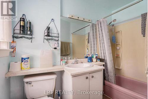 257 Parkdale Avenue, Ottawa, ON - Indoor Photo Showing Bathroom