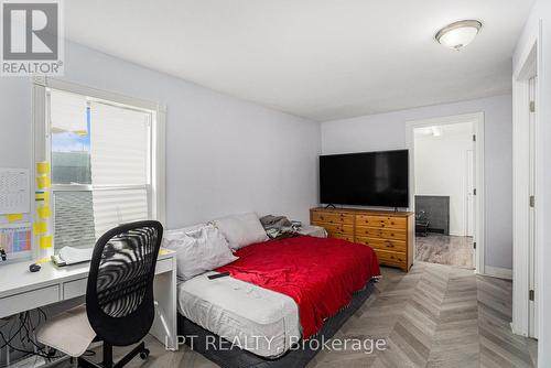 257 Parkdale Avenue, Ottawa, ON - Indoor Photo Showing Bedroom