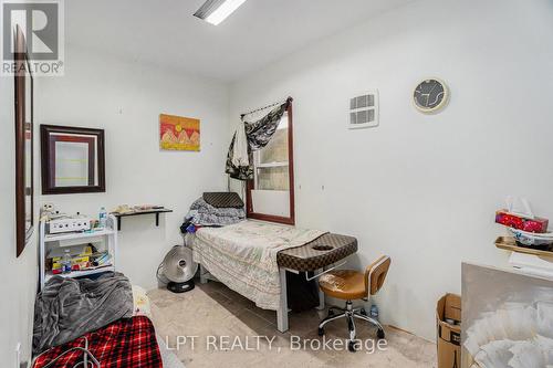 257 Parkdale Avenue, Ottawa, ON - Indoor Photo Showing Bedroom