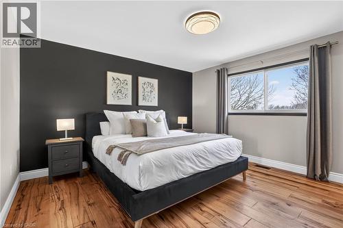 62 Moore Crescent, Ancaster, ON - Indoor Photo Showing Bedroom