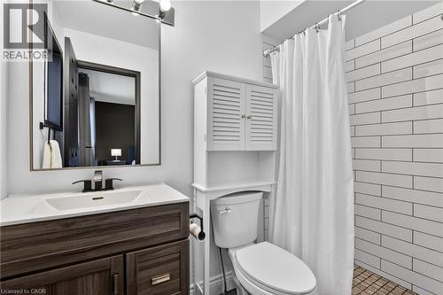 62 Moore Crescent, Ancaster, ON - Indoor Photo Showing Bathroom
