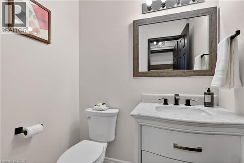 62 Moore Crescent, Ancaster, ON - Indoor Photo Showing Bathroom