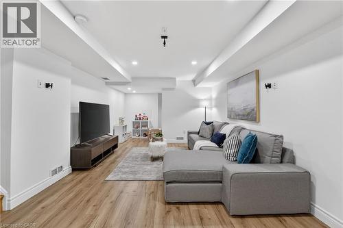 62 Moore Crescent, Ancaster, ON - Indoor Photo Showing Living Room