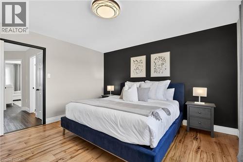 62 Moore Crescent, Ancaster, ON - Indoor Photo Showing Bedroom