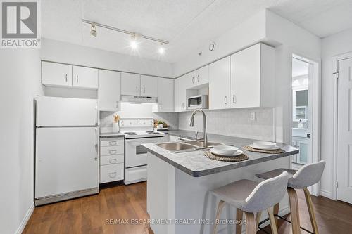 308 - 4015 Kilmer Drive, Burlington, ON - Indoor Photo Showing Kitchen