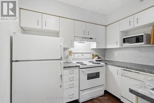 308 - 4015 Kilmer Drive, Burlington, ON - Indoor Photo Showing Kitchen