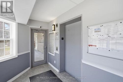 308 - 4015 Kilmer Drive, Burlington, ON - Indoor Photo Showing Other Room