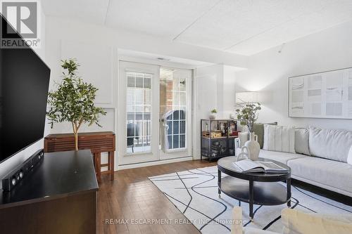 308 - 4015 Kilmer Drive, Burlington, ON - Indoor Photo Showing Living Room