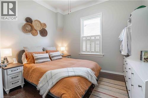 203 Wood Street E, Hamilton, ON - Indoor Photo Showing Bedroom