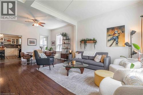 203 Wood Street E, Hamilton, ON - Indoor Photo Showing Living Room