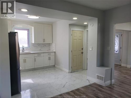 348 Caroline, Windsor, ON - Indoor
