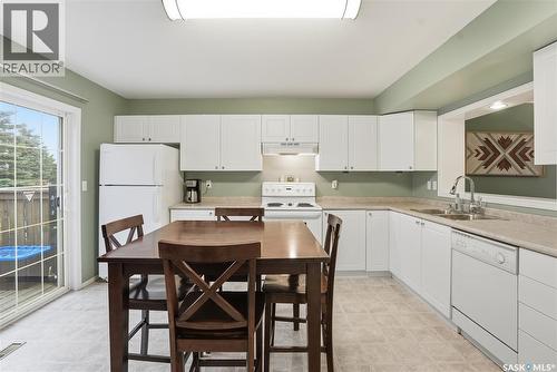 213 663 Beckett Crescent, Saskatoon, SK - Indoor Photo Showing Kitchen With Double Sink