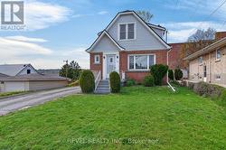 276 GLENHOLME AVENUE  Hamilton, ON L8K 3M2