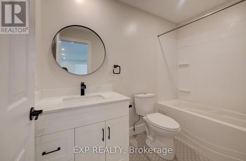 361 Prospect Avenue, Kitchener, ON - Indoor Photo Showing Bathroom