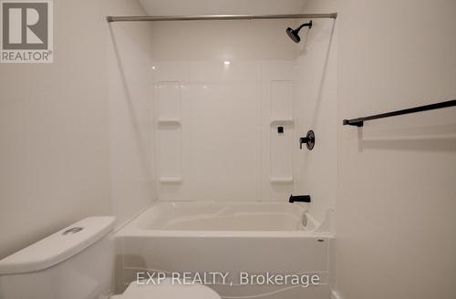 361 Prospect Avenue, Kitchener, ON - Indoor Photo Showing Bathroom