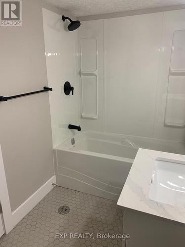 361 Prospect Avenue, Kitchener, ON - Indoor Photo Showing Bathroom