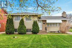 20 ST. CHARLES DRIVE  Thorold, ON L2V 2W4