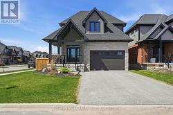 100 MCLEAN AVENUE Collingwood, ON L9Y 4B6