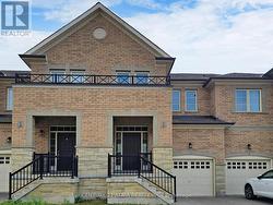 8 MOONSEED LANE Richmond Hill, ON L4E 1E7