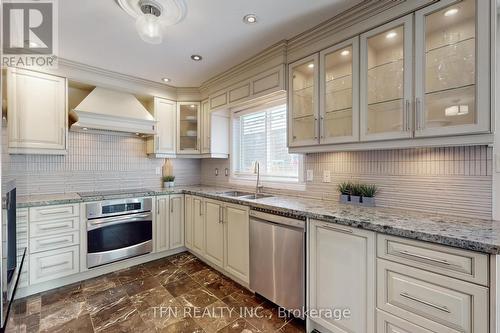 24 LUCERNE DRIVE  Vaughan, ON L4H 2Y2