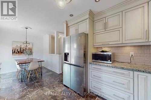 24 Lucerne Drive, Vaughan, ON - Indoor Photo Showing Kitchen