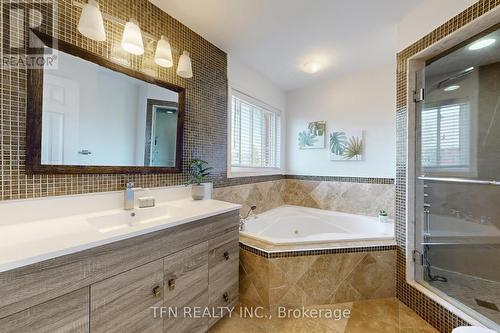 24 Lucerne Drive, Vaughan, ON - Indoor Photo Showing Bathroom