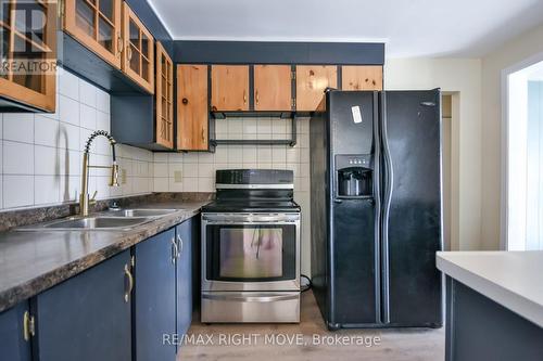 162 Pratt Crescent, Gravenhurst, ON - Indoor Photo Showing Kitchen With Double Sink