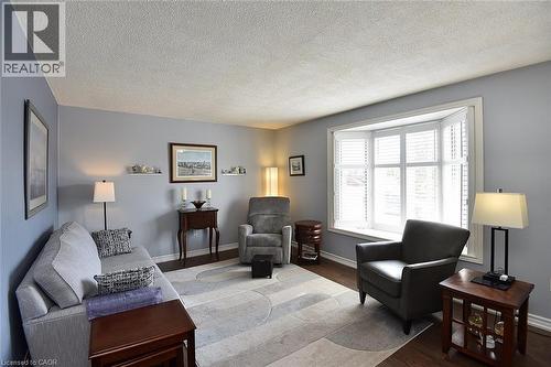 181 Lawnhurst Drive, Hamilton, ON - Indoor Photo Showing Living Room