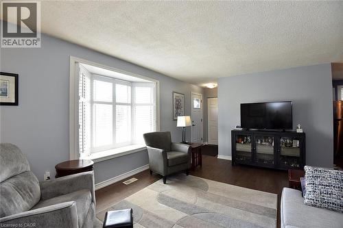 181 Lawnhurst Drive, Hamilton, ON - Indoor Photo Showing Living Room