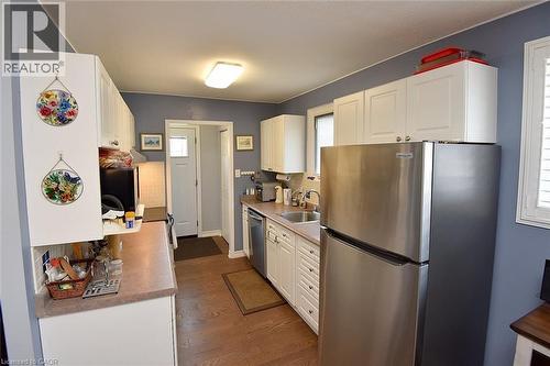 181 Lawnhurst Drive, Hamilton, ON - Indoor Photo Showing Kitchen