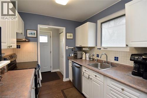 181 Lawnhurst Drive, Hamilton, ON - Indoor Photo Showing Kitchen