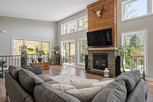 Salon - 3732 Ch. Du Mont-Sauvage, Sainte-Adèle, QC - Indoor Photo Showing Living Room With Fireplace
