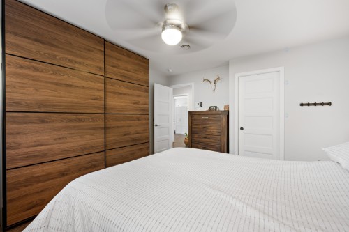 Chambre à coucher principale - 3732 Ch. Du Mont-Sauvage, Sainte-Adèle, QC - Indoor Photo Showing Bedroom