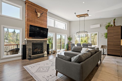 Salon - 3732 Ch. Du Mont-Sauvage, Sainte-Adèle, QC - Indoor Photo Showing Living Room With Fireplace