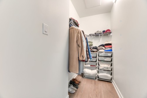 Closet - 307-1155 Rue De La Montagne, Montréal (Ville-Marie), QC - Indoor