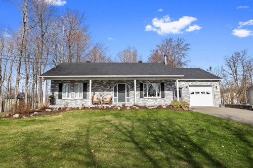 7 Rue Baillargeon  Grenville-Sur-La-Rouge, QC J0V 1B0