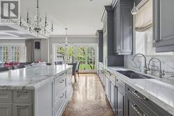 118 STRATHALLAN BOULEVARD Toronto, ON M5N 1S7