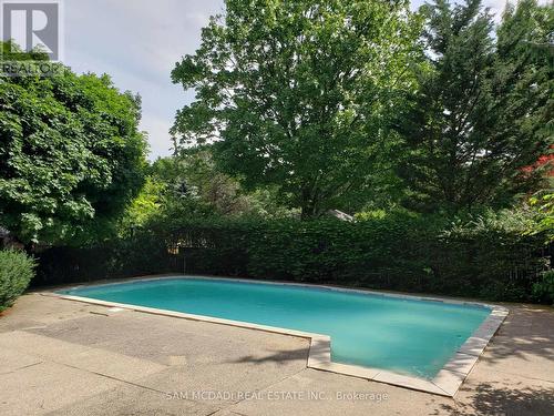 1460 Halyard Court, Mississauga, ON - Outdoor With In Ground Pool With Backyard