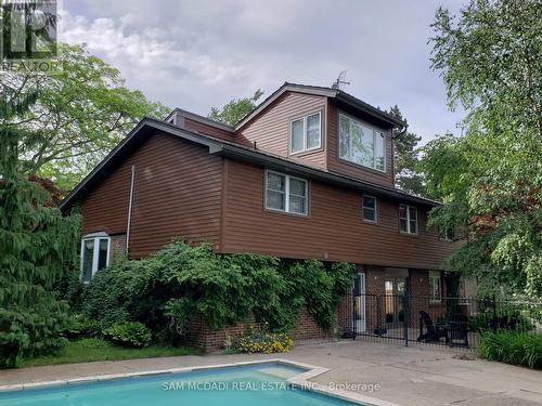 1460 Halyard Court, Mississauga, ON - Outdoor With In Ground Pool