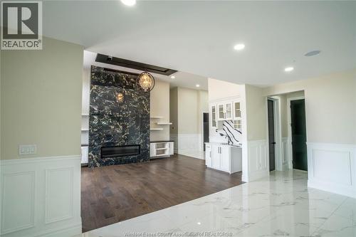 9 Cypress Pointe, Leamington, ON - Indoor With Fireplace