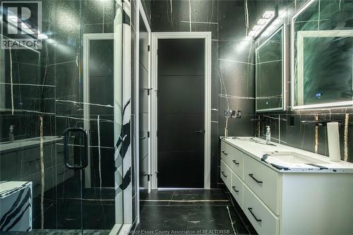9 Cypress Pointe, Leamington, ON - Indoor Photo Showing Bathroom