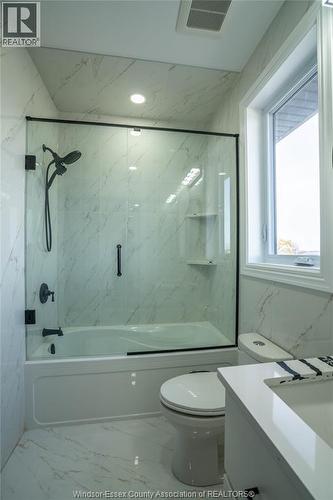 9 Cypress Pointe, Leamington, ON - Indoor Photo Showing Bathroom