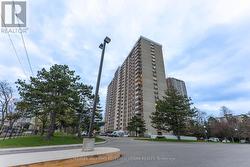 1812 - 205 HILDA AVENUE Toronto, ON M2M 4B1