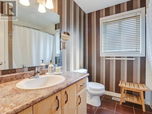 631 Doon South Drive, Kitchener, ON - Indoor Photo Showing Bathroom