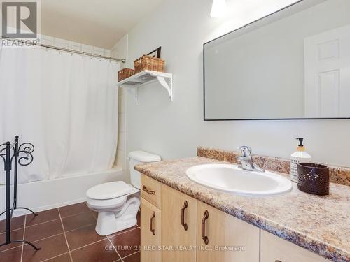 631 Doon South Drive, Kitchener, ON - Indoor Photo Showing Bathroom