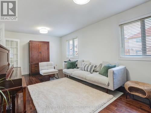 631 Doon South Drive, Kitchener, ON - Indoor Photo Showing Living Room