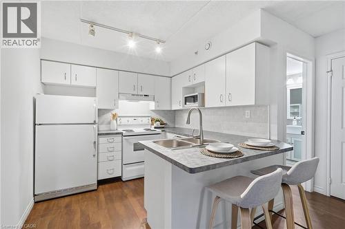 4015 Kilmer Drive Unit# 308, Burlington, ON - Indoor Photo Showing Kitchen