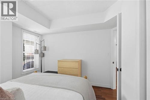4015 Kilmer Drive Unit# 308, Burlington, ON - Indoor Photo Showing Bedroom