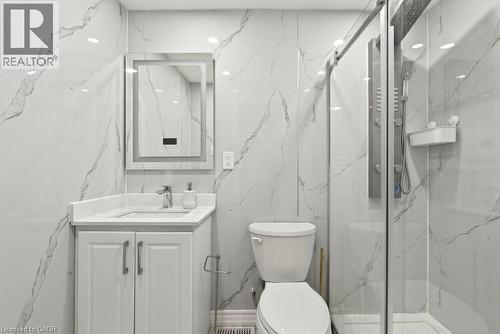 20 St. Charles Drive, Thorold, ON - Indoor Photo Showing Bathroom